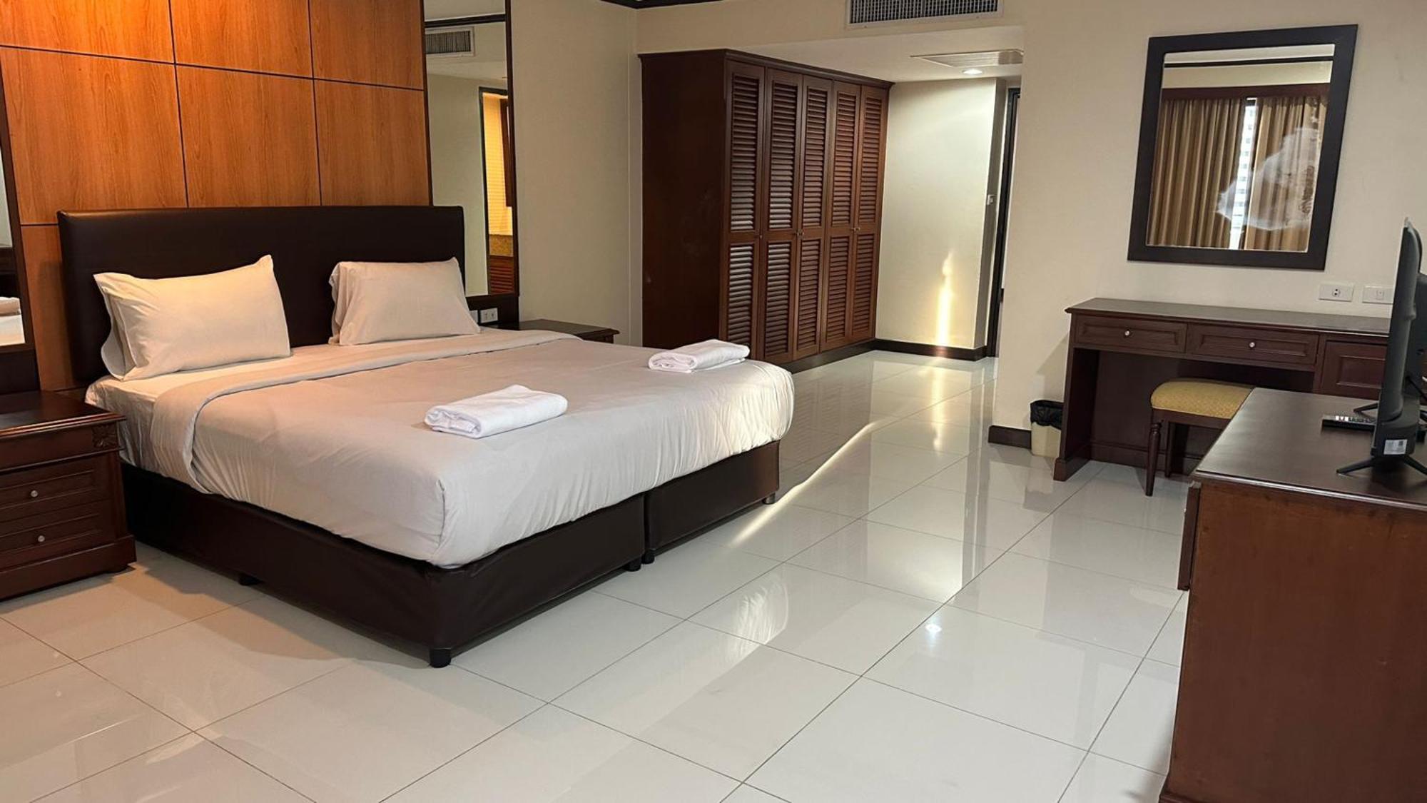 Omni Tower Sukhumvit Nana Direct Banguecoque Exterior foto