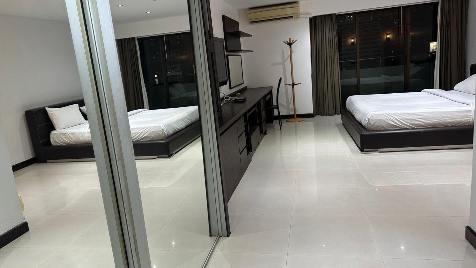 Omni Tower Sukhumvit Nana Direct Banguecoque Exterior foto