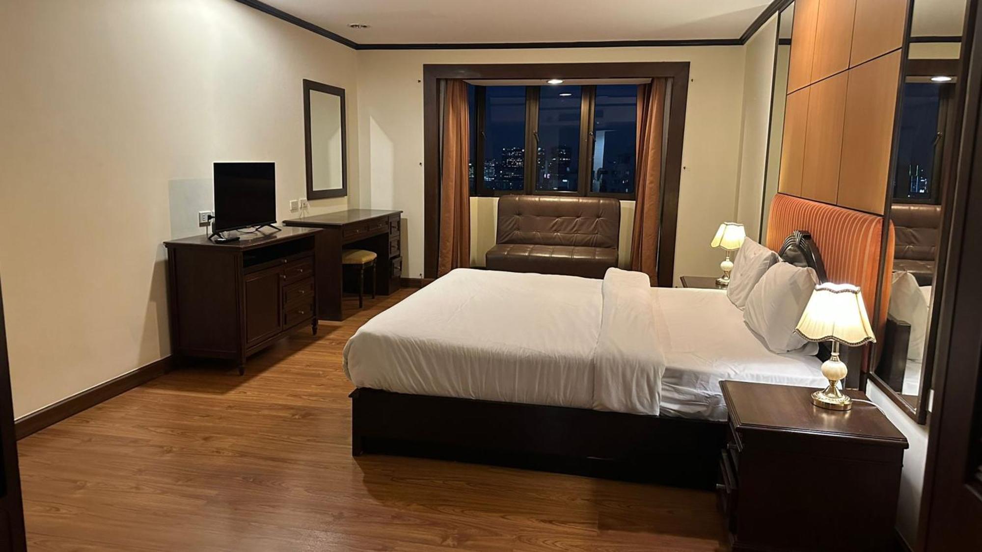 Omni Tower Sukhumvit Nana Direct Banguecoque Exterior foto