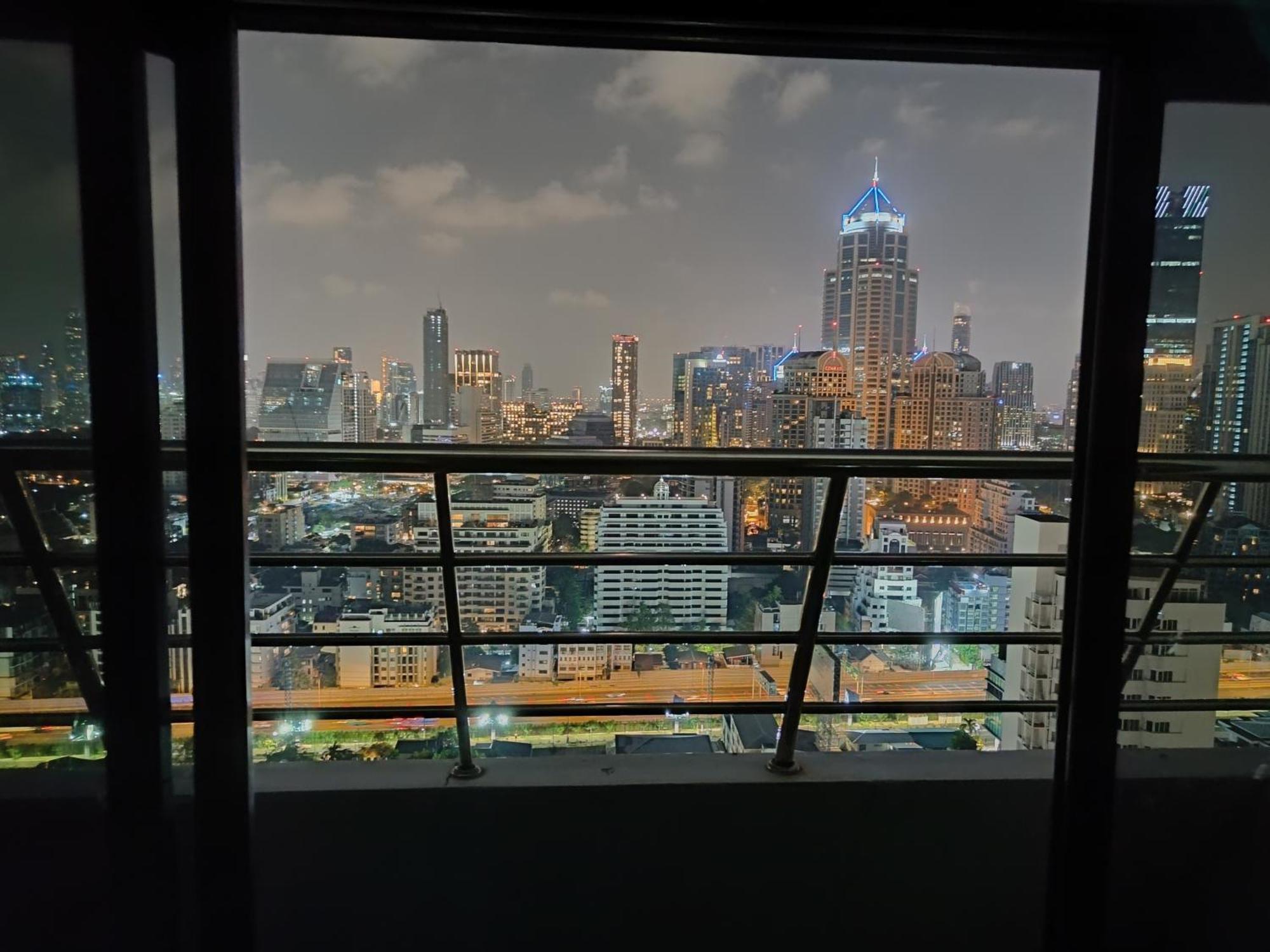 Omni Tower Sukhumvit Nana Direct Banguecoque Exterior foto