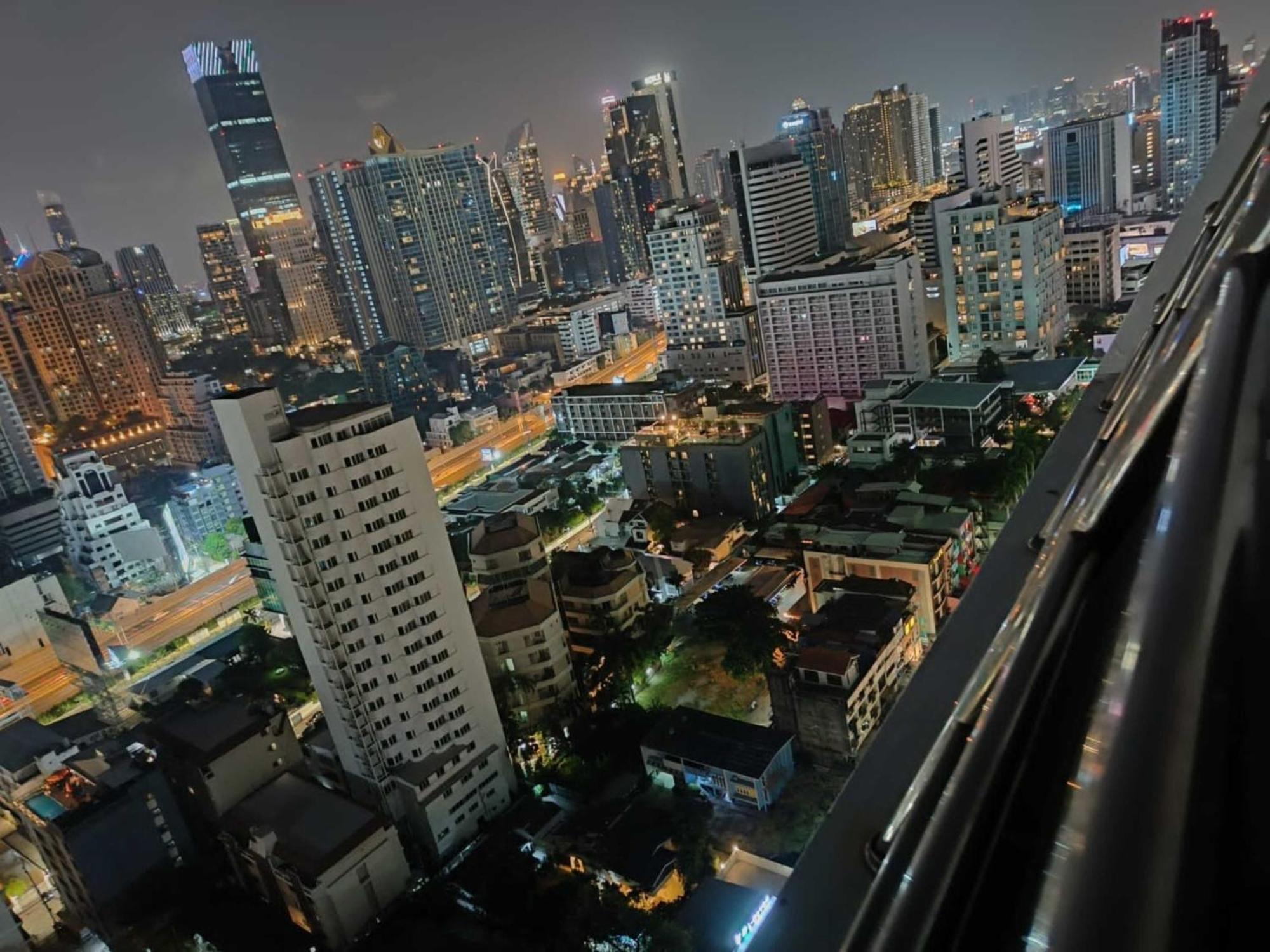 Omni Tower Sukhumvit Nana Direct Banguecoque Exterior foto