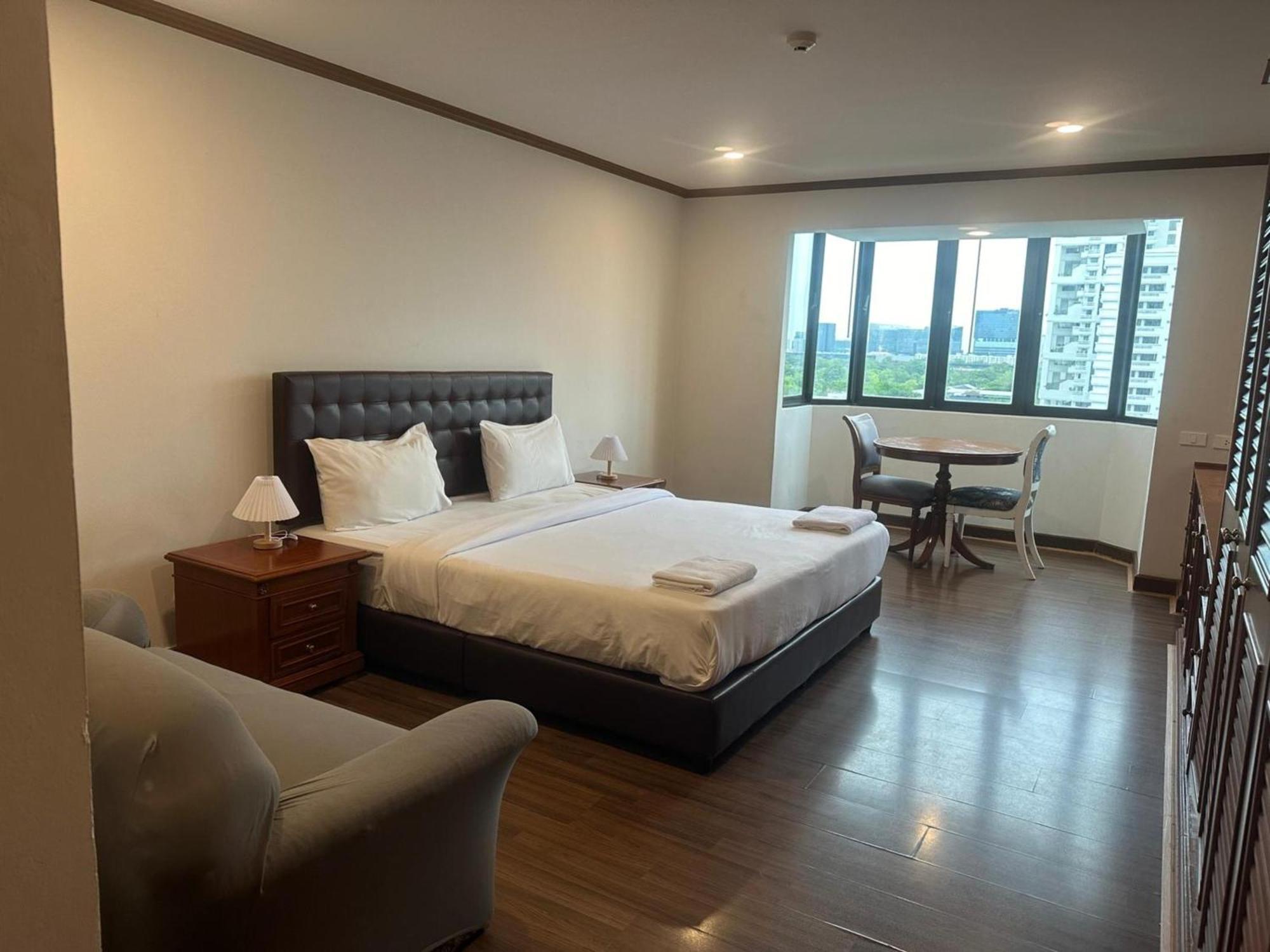 Omni Tower Sukhumvit Nana Direct Banguecoque Exterior foto