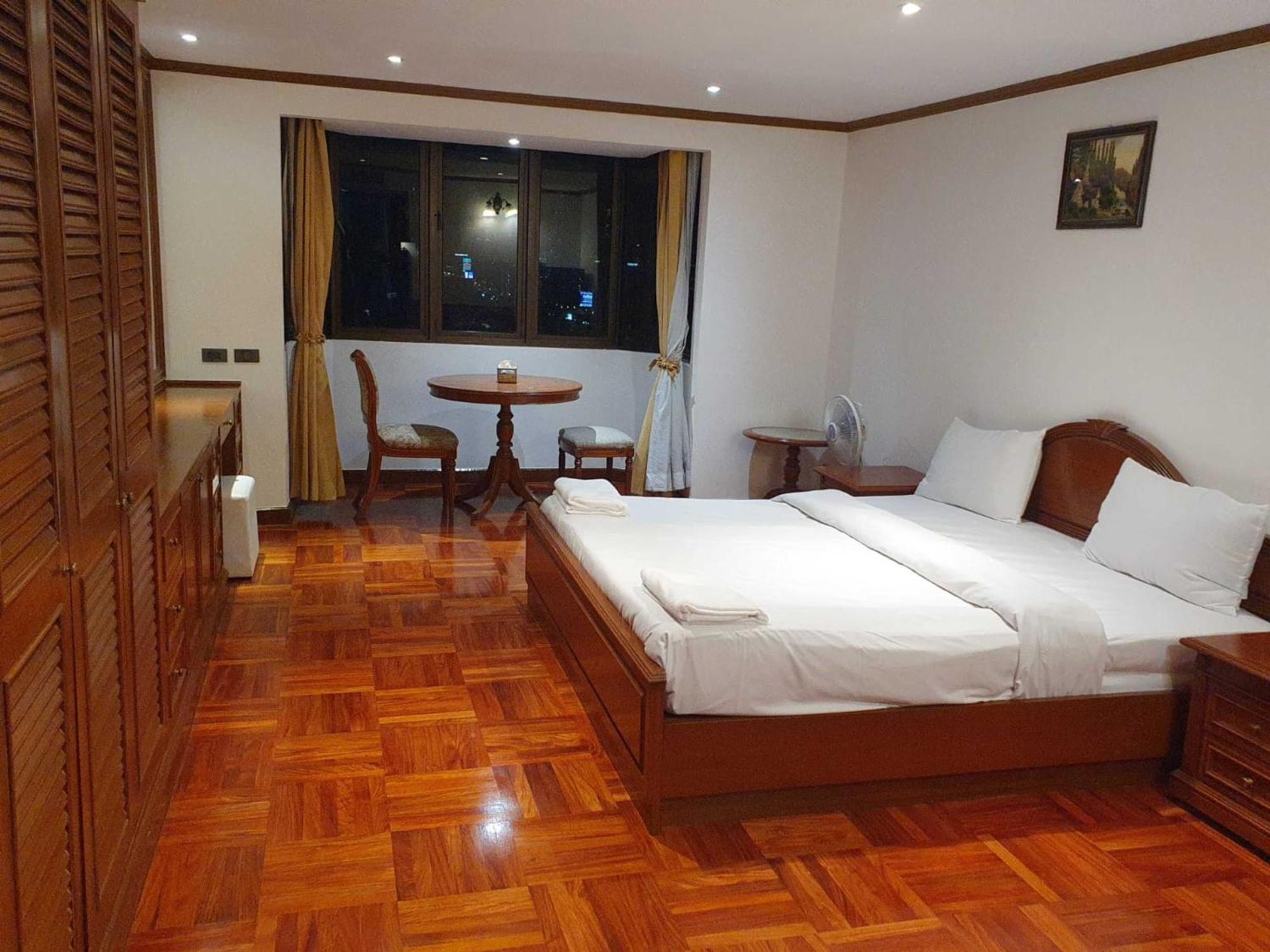 Omni Tower Sukhumvit Nana Direct Banguecoque Exterior foto
