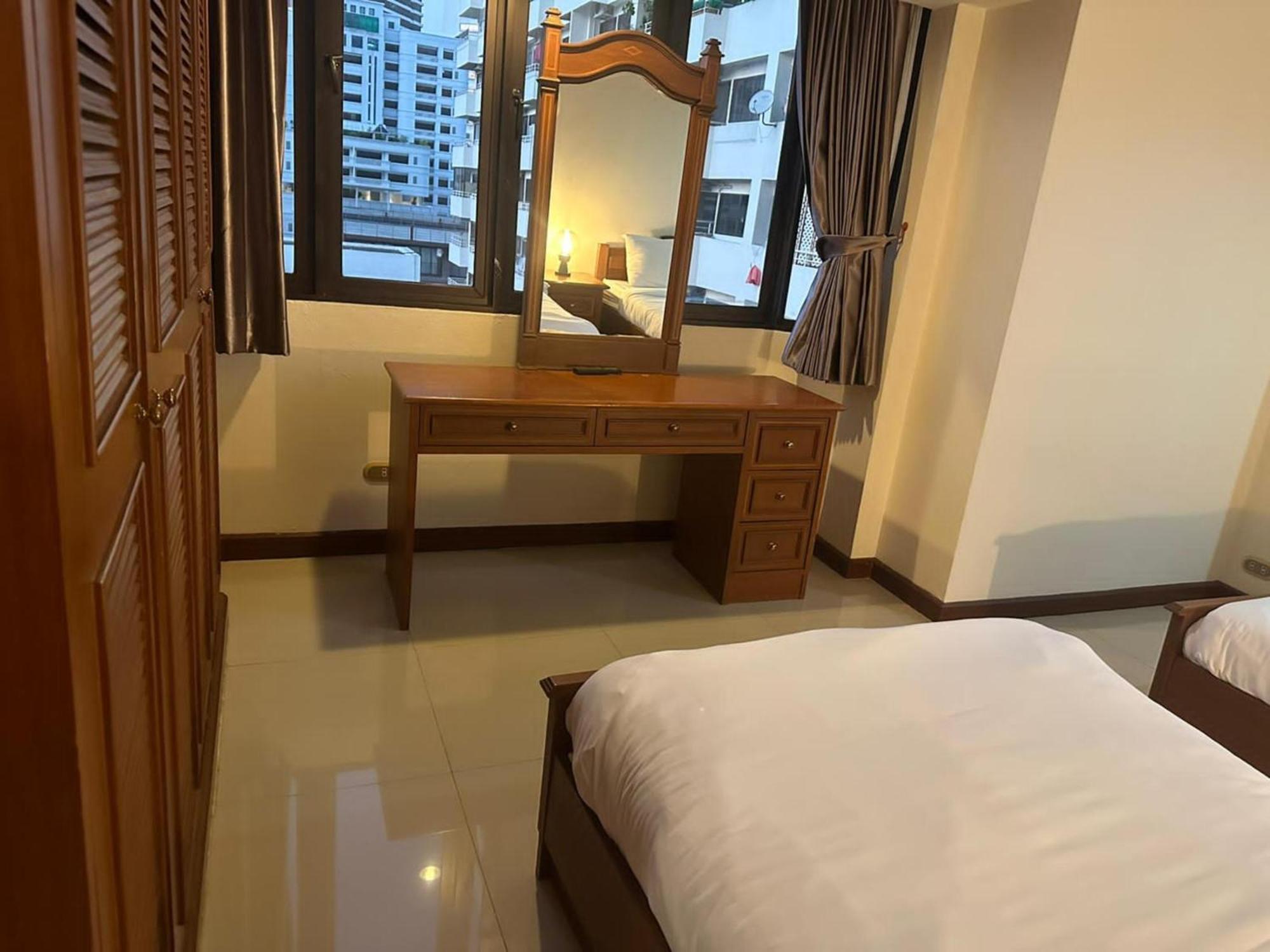 Omni Tower Sukhumvit Nana Direct Banguecoque Exterior foto